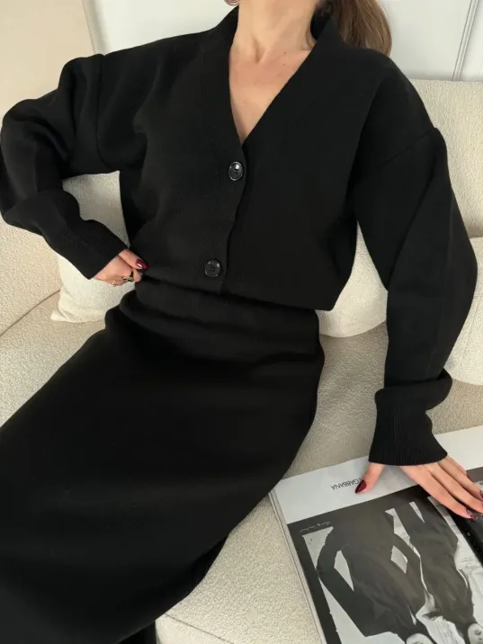 V Yaka 3 Düğmeli Hırka Takım Triko İkili Etekli - Siyah