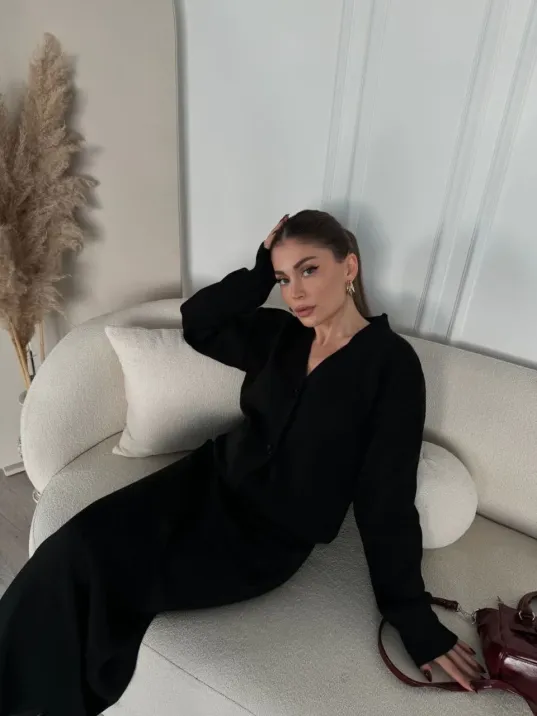 V Yaka 3 Düğmeli Hırka Takım Triko İkili Etekli - Siyah