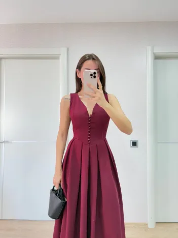 V yaka Krep Arka Ön Pens Detaylı Uzun Kolsuz Elbise - Bordo V yaka Krep Arka Ön Pens Detaylı Uzun Kolsuz Elbise - Bordo