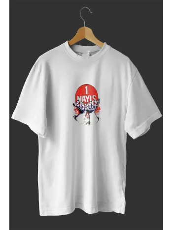 1 Mayıs Emekçilerimiz İçin Özel Tasarım 1 Mayıs Dünya Baskılı T-shirt - Beyaz