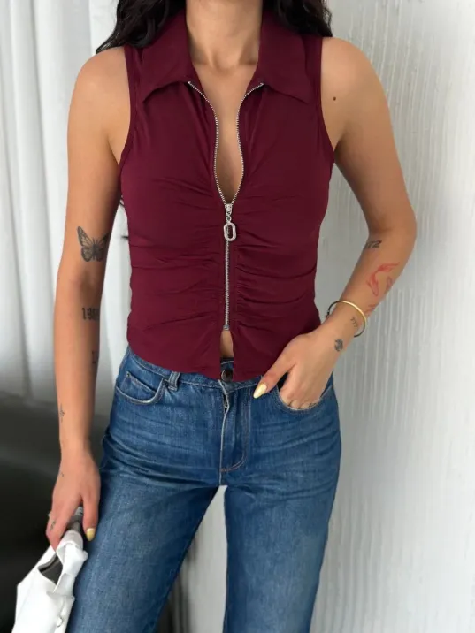 Yakalı Tam Fermuarlı Kolsuz Bluz - Bordo Yakalı Tam Fermuarlı Kolsuz Bluz - Bordo