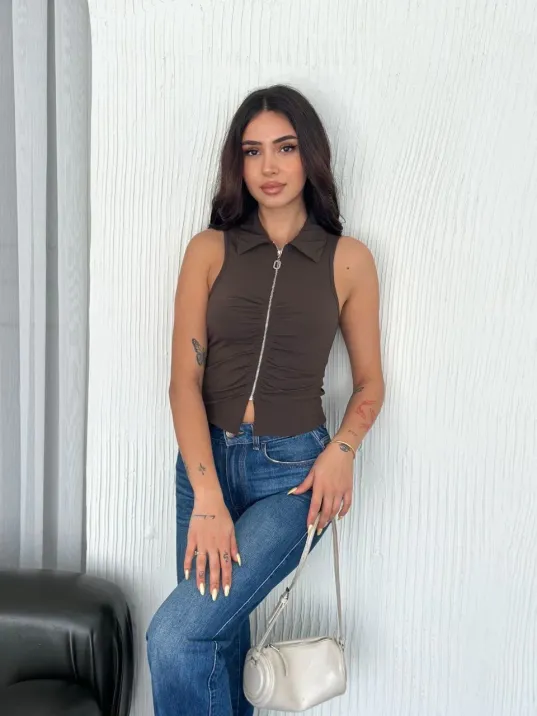 Yakalı Tam Fermuarlı Kolsuz Bluz - Kahverengi