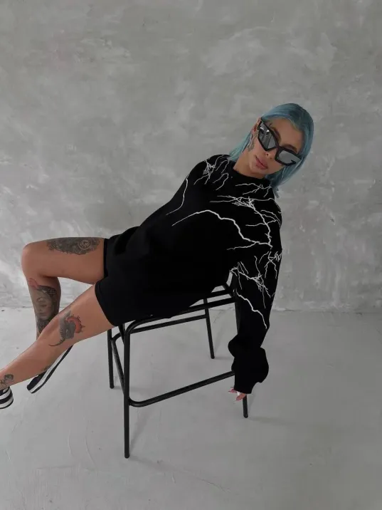 Yıldırım Baskılı Bisiklet Yaka Sweatshirt - Siyah