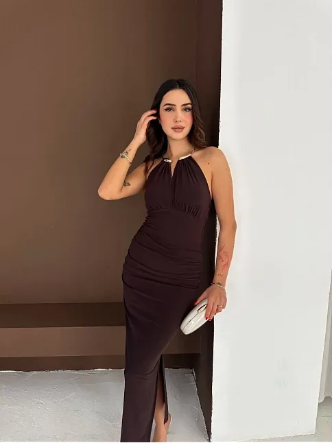 Kadın Uzun Abiye Elbise Yırtmaçlı Sırt Dekolteli Şık Gece Elbisesi - Kahverengi