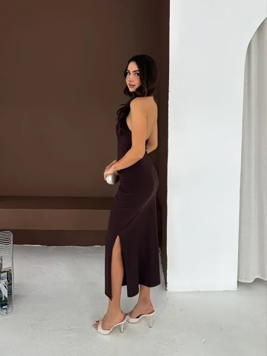 Kadın Uzun Abiye Elbise Yırtmaçlı Sırt Dekolteli Şık Gece Elbisesi - Kahverengi