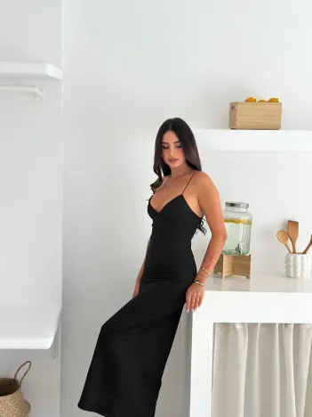 Kadın Askılı Uzun Elbise V Yaka Şık Gece Elbisesi Vücuda Oturan - Siyah Kadın Askılı Uzun Elbise V Yaka Şık Gece Elbisesi Vücuda Oturan - Siyah