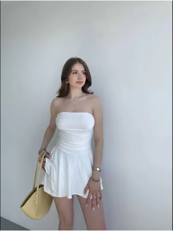 Kadın Straplez Mini Etek Görünümlü Şortlu Elbise Büzgülü Şık Yazlık - Beyaz Kadın Straplez Mini Etek Görünümlü Şortlu Elbise Büzgülü Şık Yazlık - Beyaz