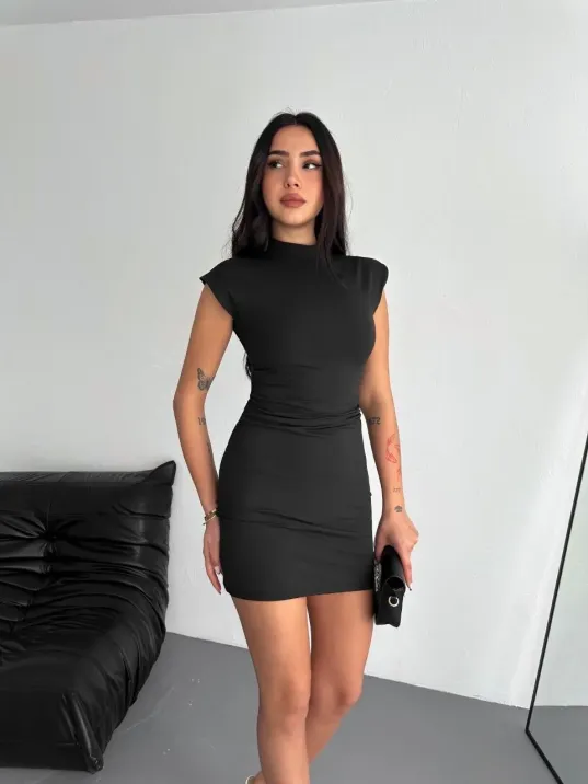 Kadın Mini Elbise Yarım Balıkçı Yaka Vücuda Oturan Şık Günlük Elbise - Siyah Kadın Mini Elbise Yarım Balıkçı Yaka Vücuda Oturan Şık Günlük Elbise - Siyah