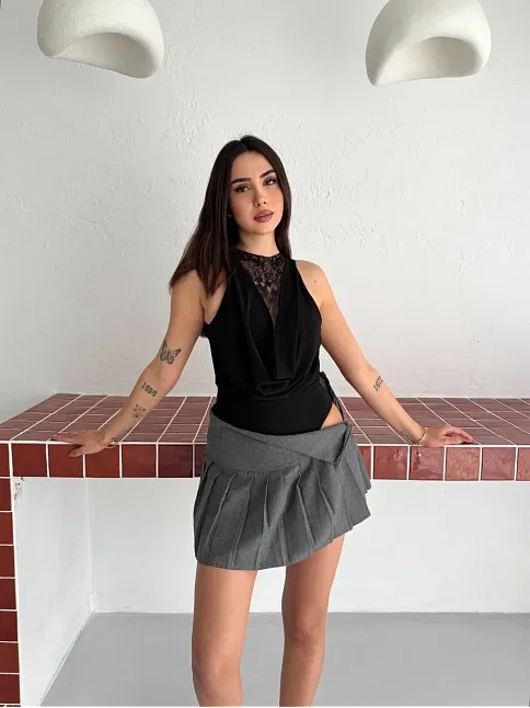 Kadın Dantel Detaylı Derin Dekolte Body Şık Kolsuz Yazlık Bodysuit - Siyah
