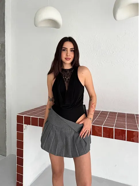 Kadın Dantel Detaylı Derin Dekolte Body Şık Kolsuz Yazlık Bodysuit - Siyah
