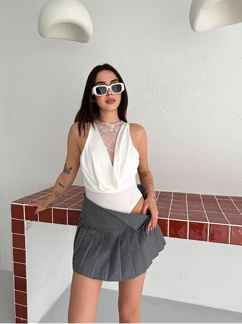 Kadın Dantel Detaylı Derin Dekolte Body Şık Kolsuz Yazlık Bodysuit - Beyaz