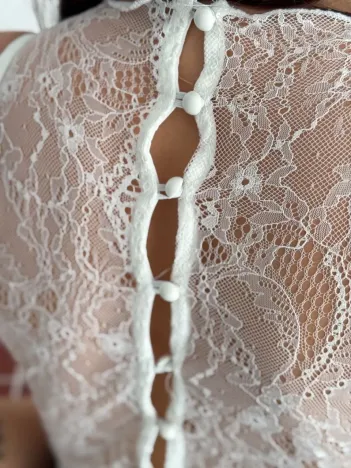 Kadın Dantel Detaylı Derin Dekolte Body Şık Kolsuz Yazlık Bodysuit - Beyaz