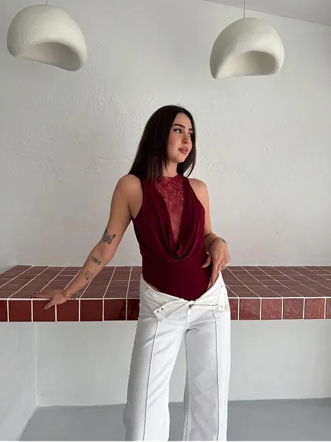 Kadın Dantel Detaylı Derin Dekolte Body Şık Kolsuz Yazlık Bodysuit - Bordo