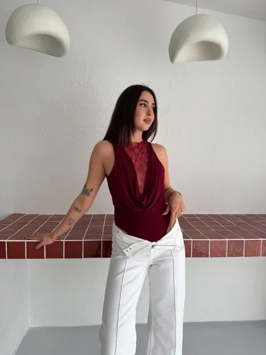 Kadın Dantel Detaylı Derin Dekolte Body Şık Kolsuz Yazlık Bodysuit - Bordo Kadın Dantel Detaylı Derin Dekolte Body Şık Kolsuz Yazlık Bodysuit - Bordo