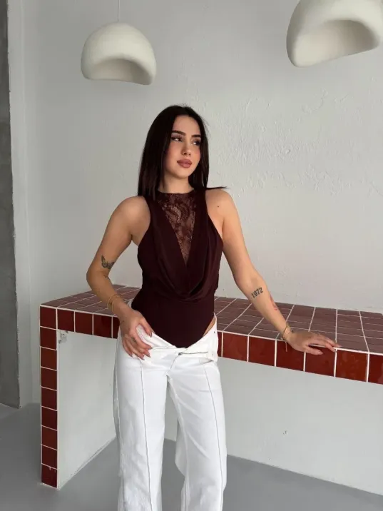 Kadın Dantel Detaylı Derin Dekolte Body Şık Kolsuz Yazlık Bodysuit - Kahvrenegi