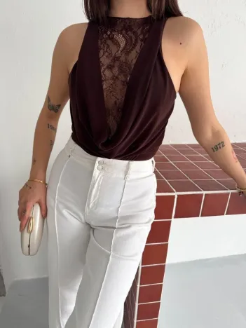 Kadın Dantel Detaylı Derin Dekolte Body Şık Kolsuz Yazlık Bodysuit - Kahvrenegi