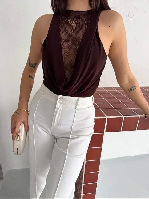 Kadın Dantel Detaylı Derin Dekolte Body Şık Kolsuz Yazlık Bodysuit - Kahvrenegi
