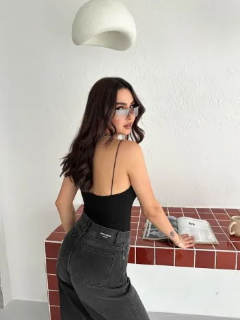 Kadın Derin Dekolte Askılı Body Sırt Dekolteli Şık Kolsuz Yazlık Bodysuit - Siyah