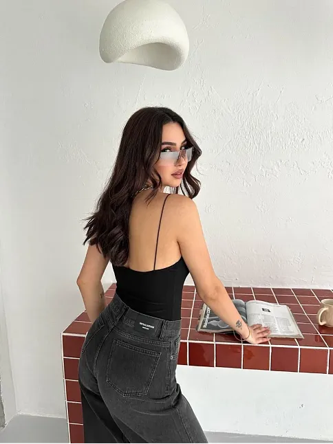 Kadın Derin Dekolte Askılı Body Sırt Dekolteli Şık Kolsuz Yazlık Bodysuit - Siyah