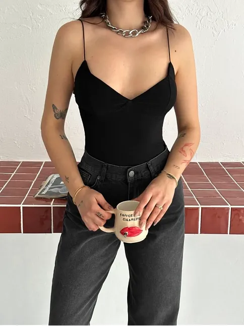 Kadın Derin Dekolte Askılı Body Sırt Dekolteli Şık Kolsuz Yazlık Bodysuit - Siyah