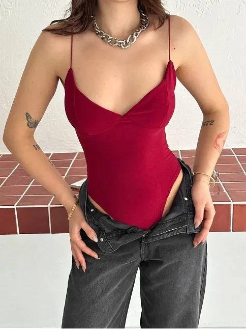 Kadın Derin Dekolte Askılı Body Sırt Dekolteli Şık Kolsuz Yazlık Bodysuit - Kırmızı