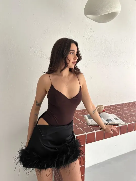 Kadın Derin Dekolte Askılı Body Sırt Dekolteli Şık Kolsuz Yazlık Bodysuit - Kahverengi Kadın Derin Dekolte Askılı Body Sırt Dekolteli Şık Kolsuz Yazlık Bodysuit - Kahverengi