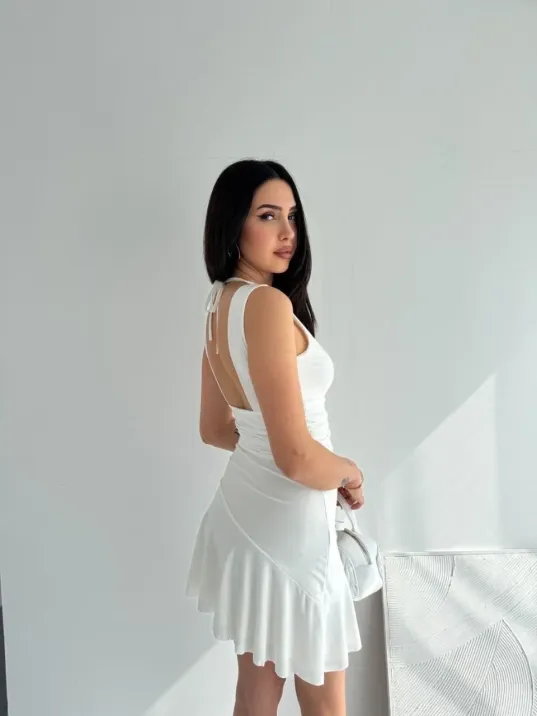 Kadın Derin V Yaka Sırt Dekolteli Mini Elbise Drapeli Şık Kolsuz - Beyaz