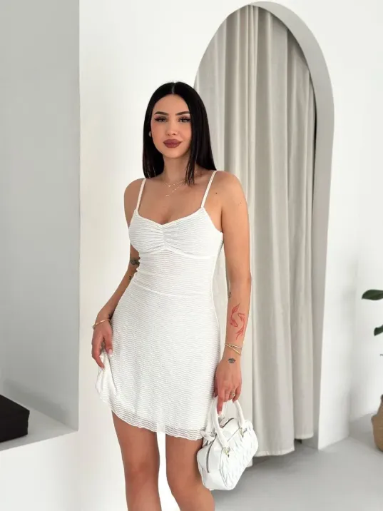 Kadın Askılı Mini Elbise Drapeli Göğüs Detay Likralı Yazlık Fit - Beyaz Kadın Askılı Mini Elbise Drapeli Göğüs Detay Likralı Yazlık Fit - Beyaz