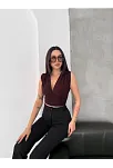 Kadın Vatkalı Kolsuz V Yaka Drapeli Crop Bluz Likralı Fit - Kahverengi