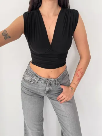 Kadın Vatkalı Kolsuz V Yaka Drapeli Crop Bluz Likralı Fit - Siyah