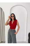 Kadın Vatkalı Kolsuz V Yaka Drapeli Crop Bluz Likralı Fit - Kırmızı