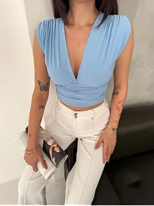 Kadın Vatkalı Kolsuz V Yaka Drapeli Crop Bluz Likralı Fit - Bebek Mavisi