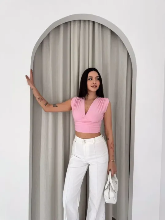 Kadın Vatkalı Kolsuz V Yaka Drapeli Crop Bluz Likralı Fit - Pembe Kadın Vatkalı Kolsuz V Yaka Drapeli Crop Bluz Likralı Fit - Pembe