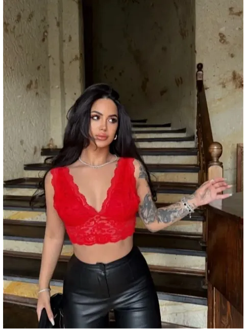 Kadın Dantel Bralet Crop Sütyen V Yaka Askılı Şık Esnek Rahat - Kırmızı