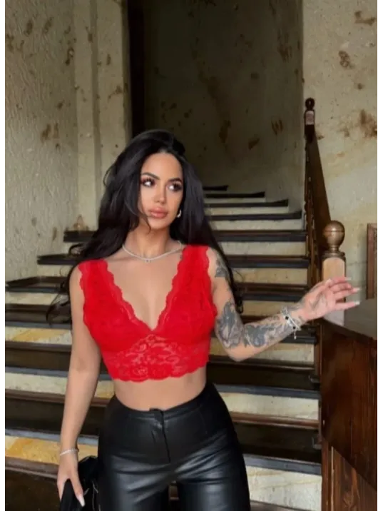 Kadın Dantel Bralet Crop Sütyen V Yaka Askılı Şık Esnek Rahat - Kırmızı Kadın Dantel Bralet Crop Sütyen V Yaka Askılı Şık Esnek Rahat - Kırmızı