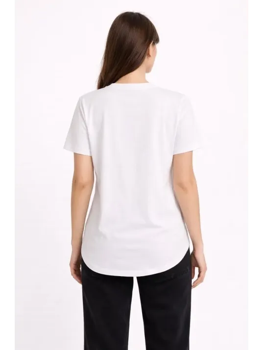 Kadın Basic T-shirt Kısa Kol Bisiklet Yaka Oval Kesim Tişört - Beyaz Kadın Basic T-shirt Kısa Kol Bisiklet Yaka Oval Kesim Tişört - Beyaz