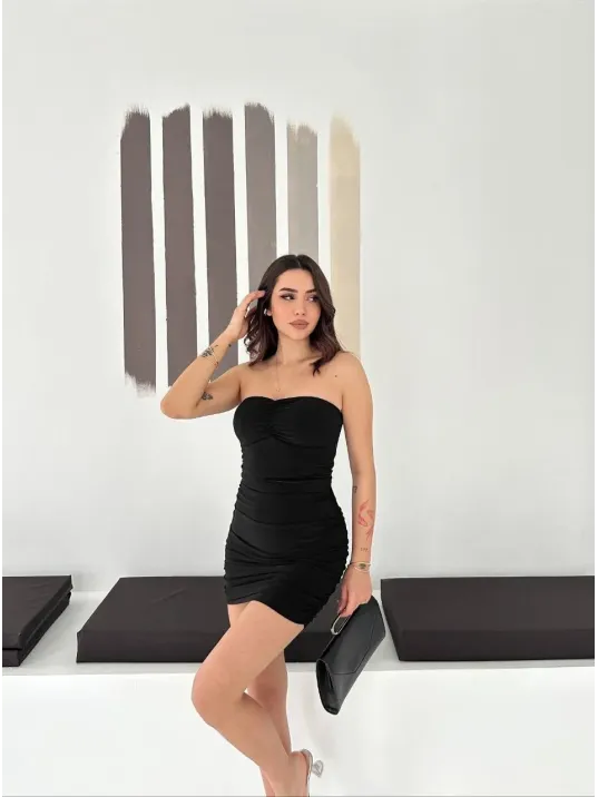 Kadın Drapeli Straplez Mini Elbise Esnek Kumaş Vücuda Oturan Gece Elbisesi - Siyah Kadın Drapeli Straplez Mini Elbise Esnek Kumaş Vücuda Oturan Gece Elbisesi - Siyah