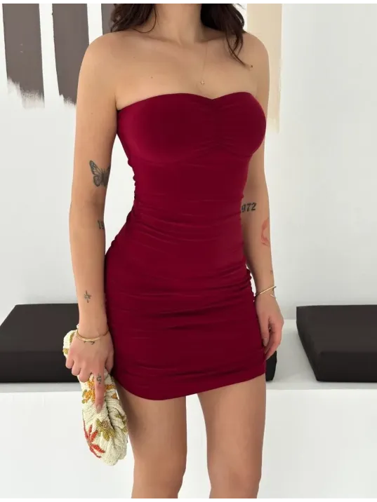 Kadın Drapeli Straplez Mini Elbise Esnek Kumaş Vücuda Oturan Gece Elbisesi - Bordo Kadın Drapeli Straplez Mini Elbise Esnek Kumaş Vücuda Oturan Gece Elbisesi - Bordo