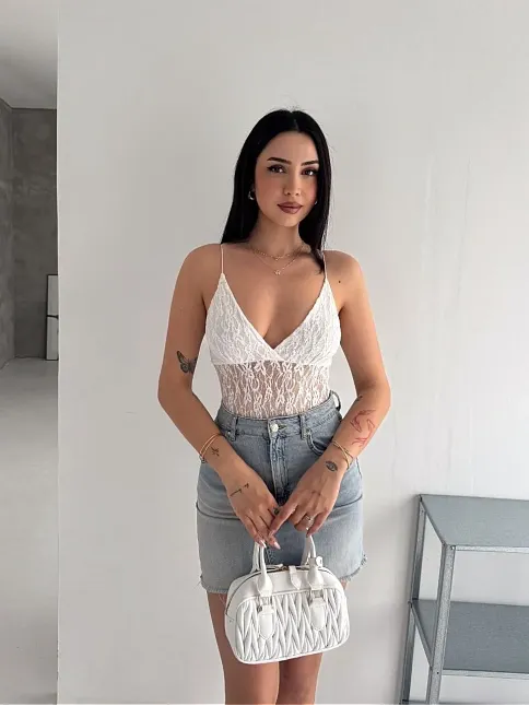 Kadın Dantel Detaylı Derin Dekolte Body Şık Kolsuz Yazlık Bodysuit - Beyaz