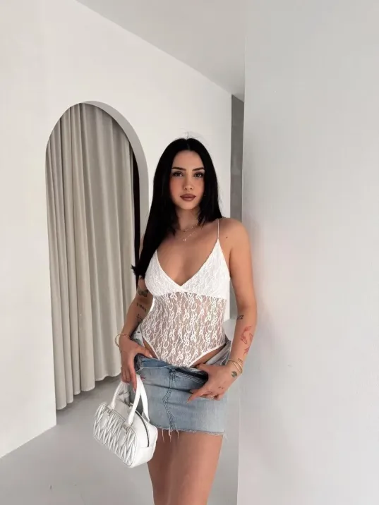 Kadın Dantel Detaylı Derin Dekolte Body Şık Kolsuz Yazlık Bodysuit - Beyaz Kadın Dantel Detaylı Derin Dekolte Body Şık Kolsuz Yazlık Bodysuit - Beyaz
