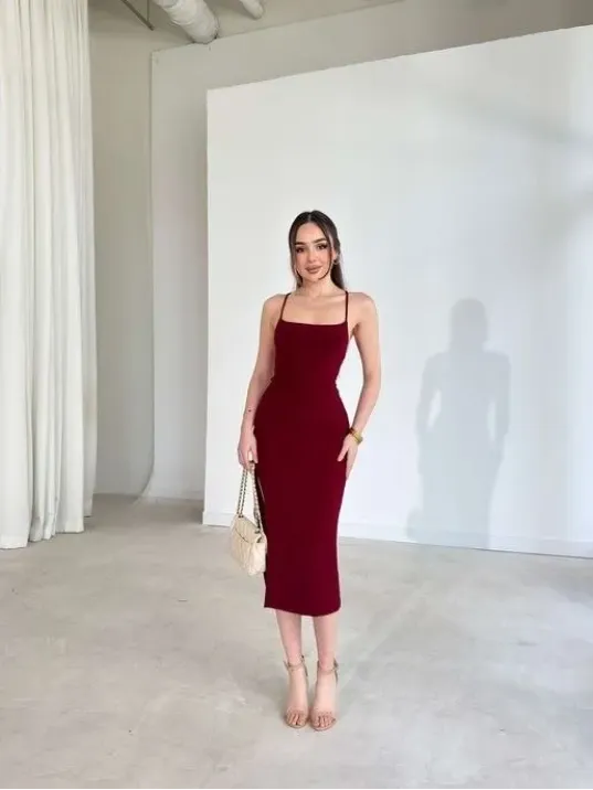 Kadın İp Askılı Sırt Dekolteli Bağlama Detaylı Yırtmaçlı Midi Elbise - Bordo