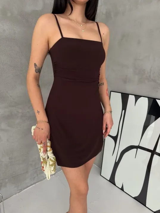 Kadın Askılı Şifon Mini Elbise Drapeli Bel Vücuda Oturan Yazlık Şık - Kahverengi Kadın Askılı Şifon Mini Elbise Drapeli Bel Vücuda Oturan Yazlık Şık - Kahverengi