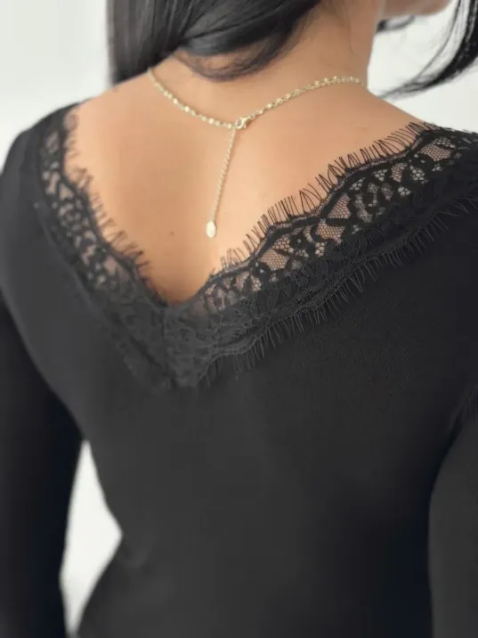 Kadın Dantel Detaylı V Yaka Arkası V Yaka Kaşmir Dokulu Uzun Kollu Bluz - Siyah Kadın Dantel Detaylı V Yaka Arkası V Yaka Kaşmir Dokulu Uzun Kollu Bluz - Siyah