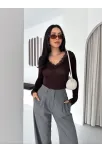 Kadın Dantel Detaylı V Yaka Arkası V Yaka Kaşmir Dokulu Uzun Kollu Bluz - Vişne Çürüğü Kadın Dantel Detaylı V Yaka Arkası V Yaka Kaşmir Dokulu Uzun Kollu Bluz - Vişne Çürüğü
