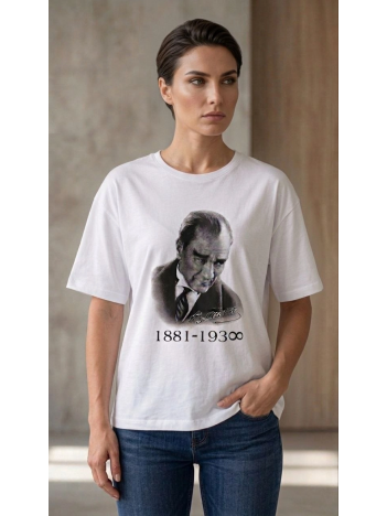 Kadın Atatürk Baskılı Tişört Kısa Kollu Bisiklet Yaka T-shirt - Beyaz Kadın Atatürk Baskılı Tişört Kısa Kollu Bisiklet Yaka T-shirt - Beyaz