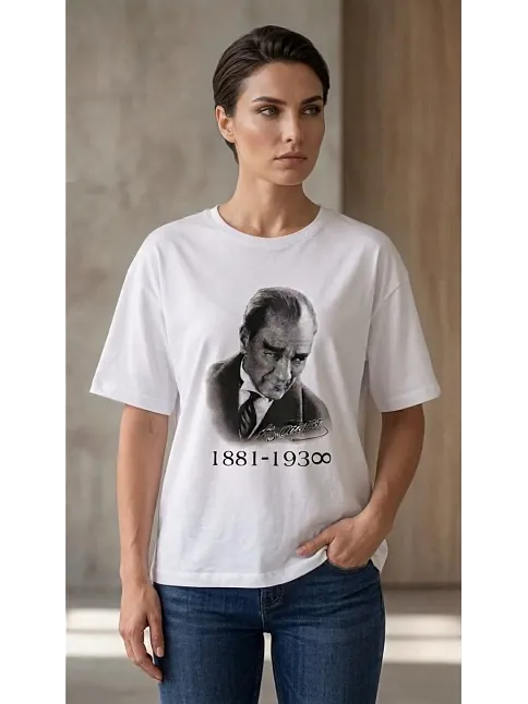 Kadın Atatürk Baskılı Tişört Kısa Kollu Bisiklet Yaka T-shirt - Beyaz