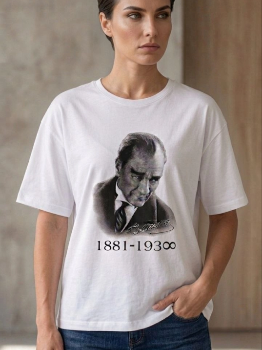 Kadın Atatürk Baskılı Tişört Kısa Kollu Bisiklet Yaka T-shirt - Beyaz