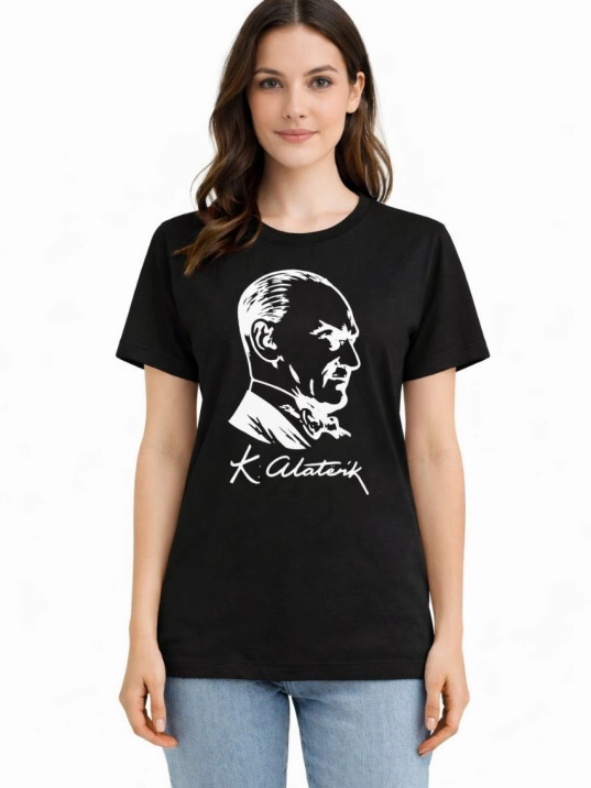 Kadın Atatürk Baskılı Tişört Kısa Kollu Bisiklet Yaka T-shirt - Siyah Kadın Atatürk Baskılı Tişört Kısa Kollu Bisiklet Yaka T-shirt - Siyah