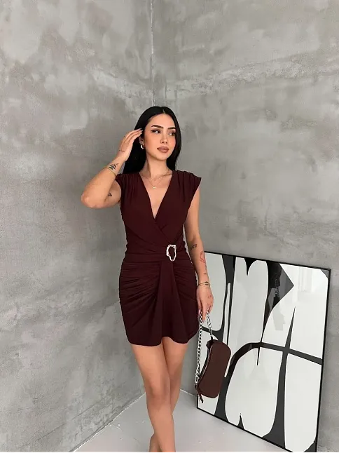 Kadın Kruvaze Drapeli Tokalı Mini Elbise Şık Gece Davet Abiye - Kahverengi