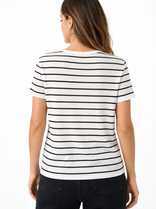 Kadın Çizgili Yazlık Triko T-shirt Bisiklet Yaka Rahat Kalıp Tişört - Beyaz Kadın Çizgili Yazlık Triko T-shirt Bisiklet Yaka Rahat Kalıp Tişört - Beyaz